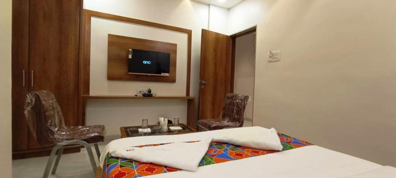 Hotel Adiraj Residency Navi Mumbai Exterior photo
